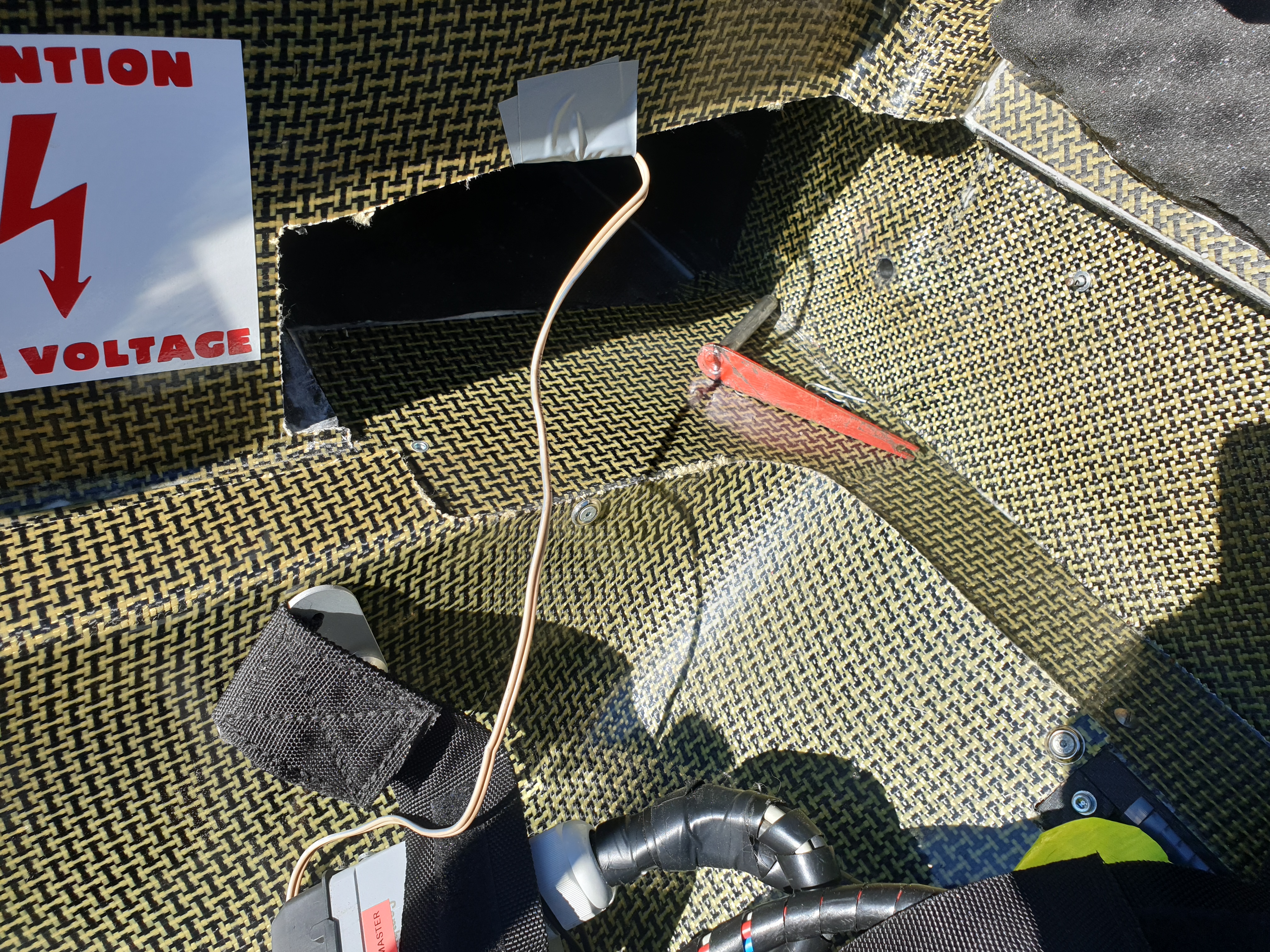 Bolzen Innen & Aussen entfernen und ablegen