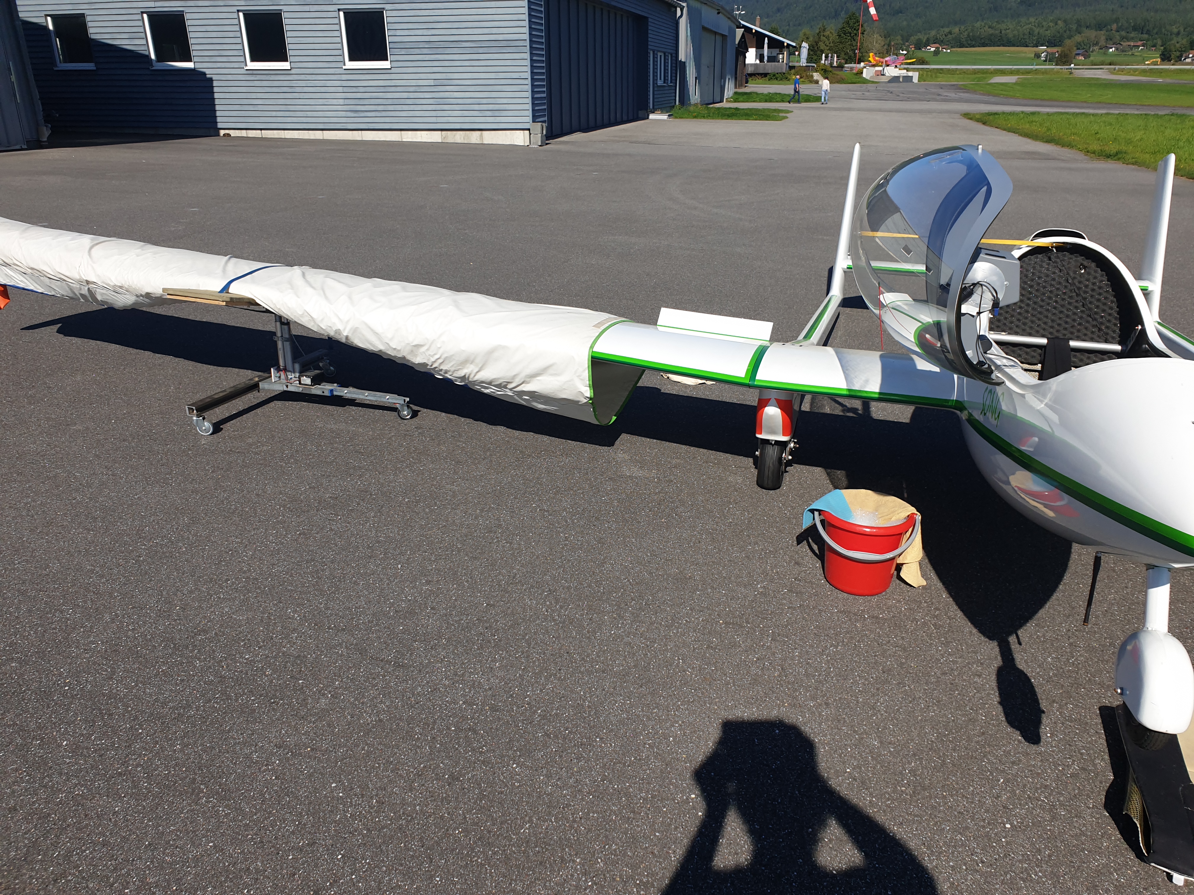 FR montiert,
                Bolzen gesichert