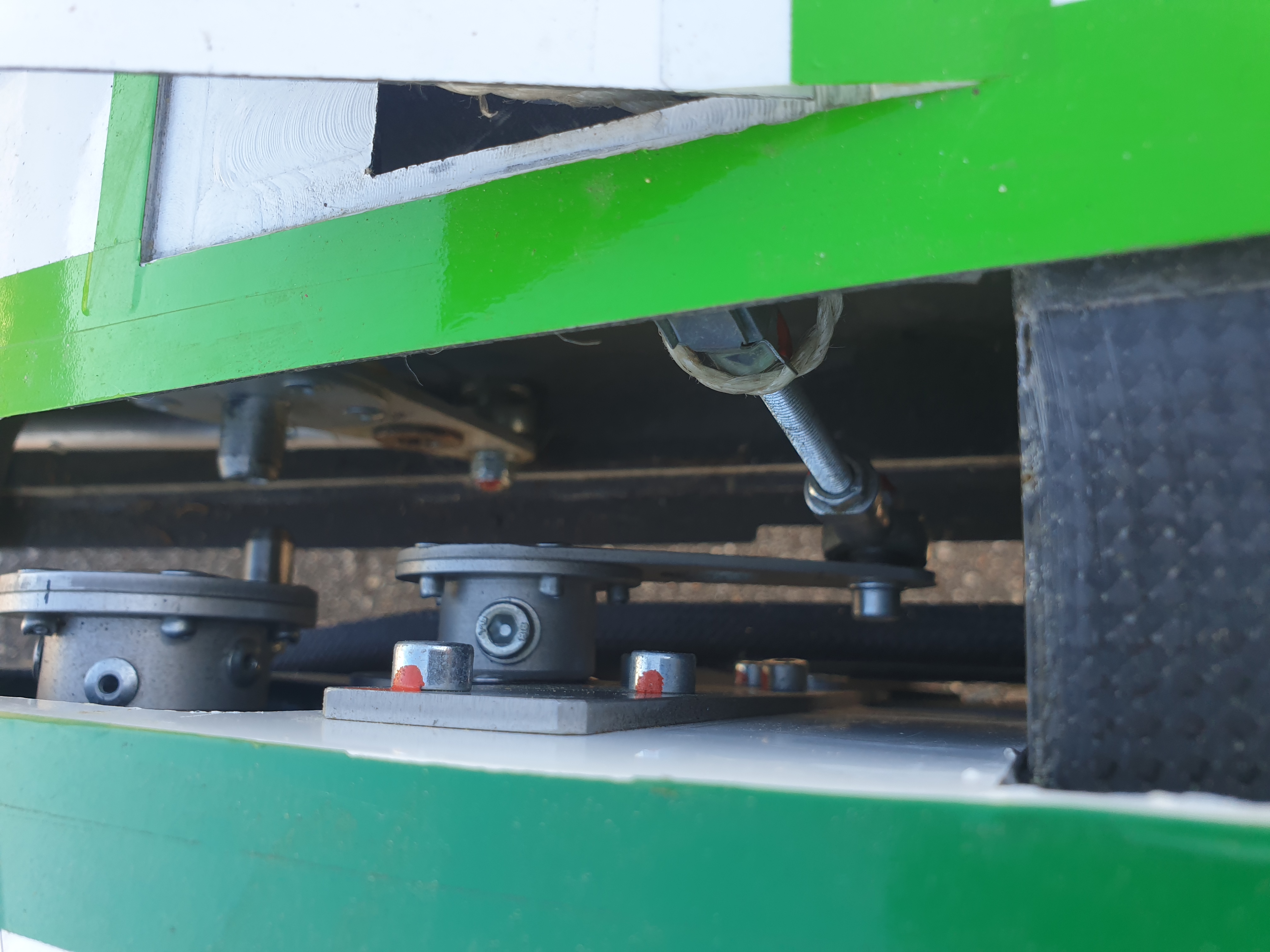 Schnur zum Anschluss der
                Klappen