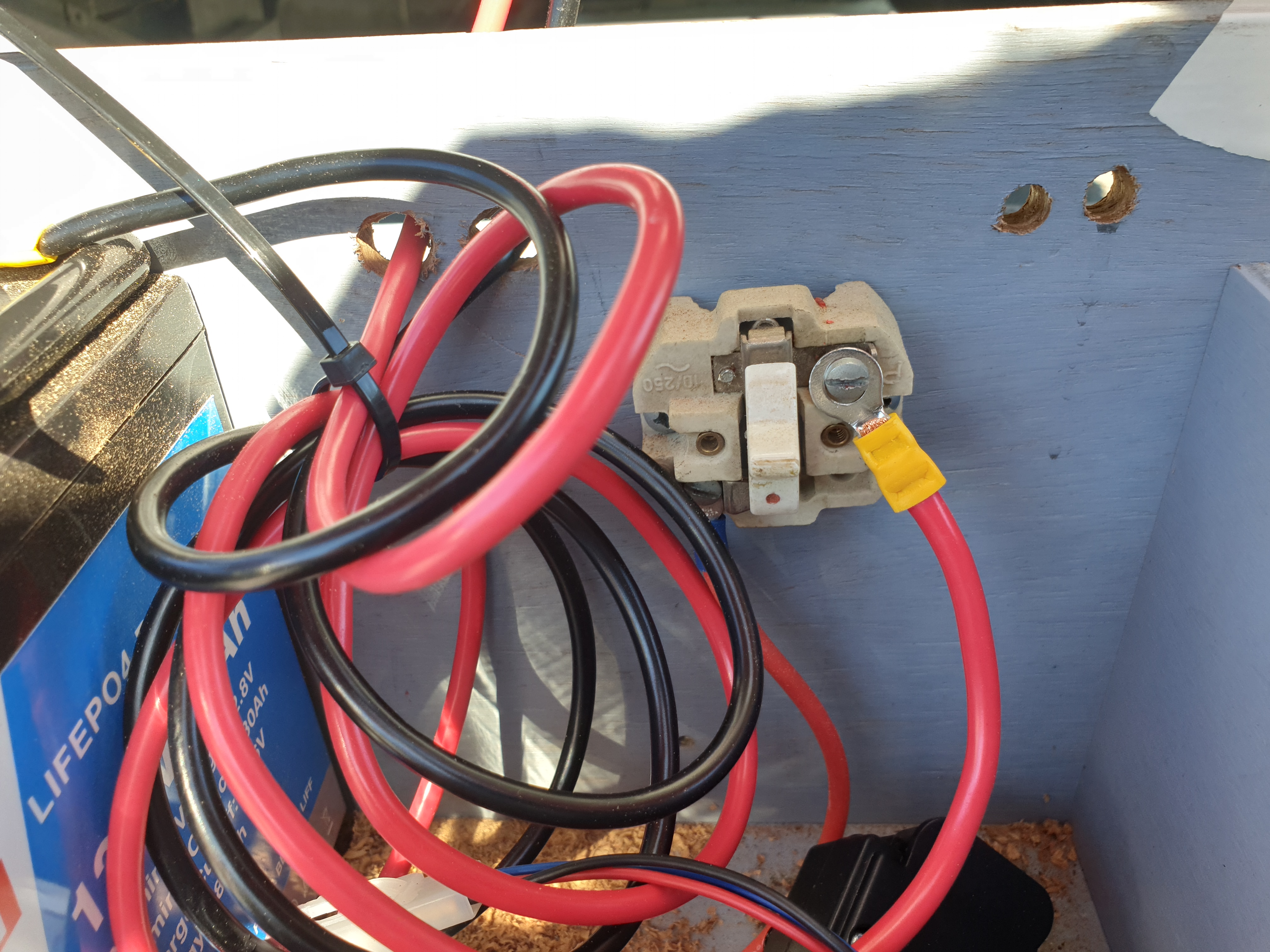 Einschalter Versorgung
                Seilwinde